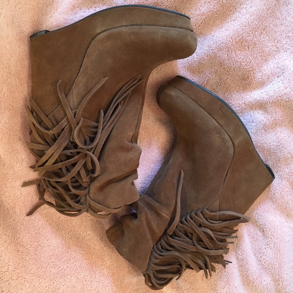 Wedge boot